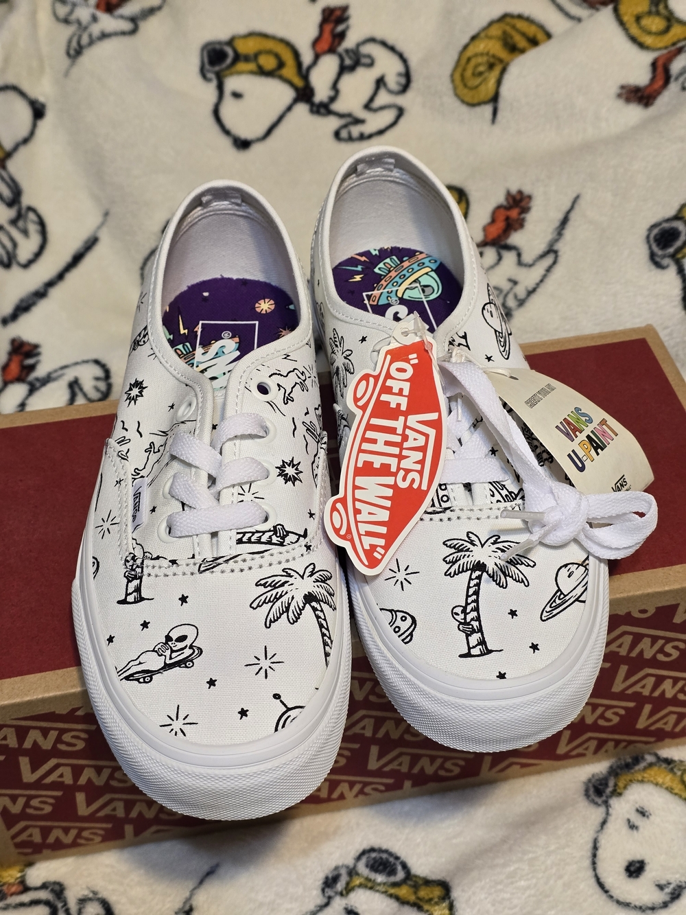 Vans U PAINT Canvas Low-Top Sneakers with Black Cartoon Print